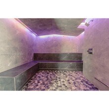 31 SE 5th St in Miami, FL - Foto de edificio - Building Photo