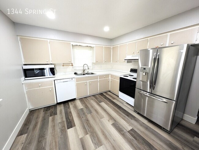 1344 Spring St in Des Moines, IA - Building Photo - Building Photo