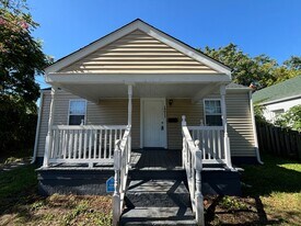 1211 26th St in Newport News, VA - Building Photo