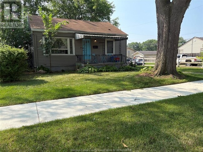 property at 3504 Barrymore Ln