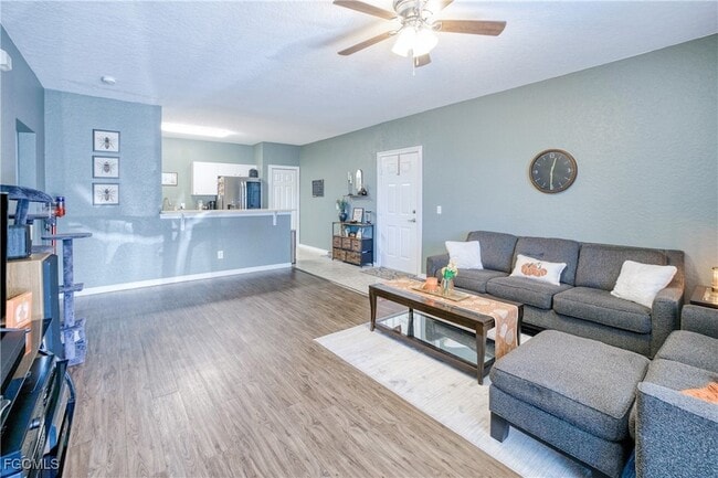 1040 Hancock Creek S Blvd, Unit 101 in Cape Coral, FL - Building Photo - Building Photo