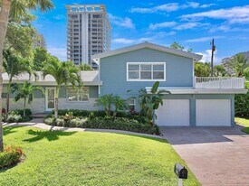 1310 Manor Dr in West Palm Beach, FL - Building Photo