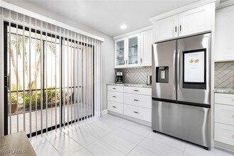 16321 Kelly Woods Dr in Ft. Myers, FL - Foto de edificio - Building Photo