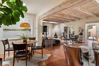 303 Calle Loma Norte in Santa Fe, NM - Building Photo - Building Photo