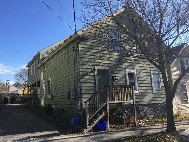 196 Pine St, Unit 196-B