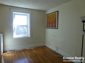 1615 Commonwealth Ave, Unit 35 in Boston, MA - Building Photo - Building Photo