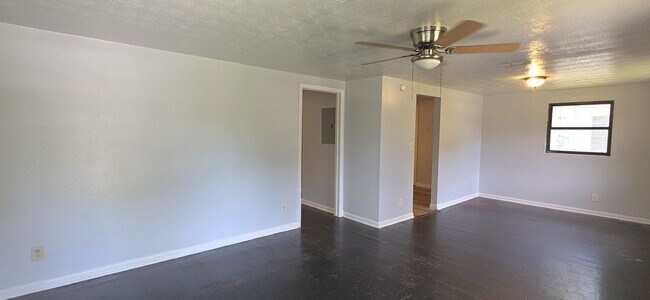 2011 W 5th St in Jacksonville, FL - Building Photo - Building Photo
