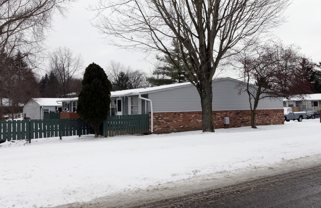 361-363 Lamberton Ave in Barberton, OH - Foto de edificio - Building Photo