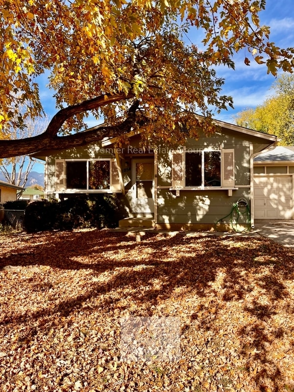 1854 Saratoga Dr in Colorado Springs, CO - Building Photo - Building Photo