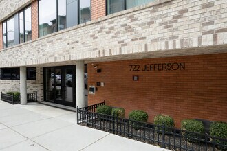 722 Jefferson St in Hoboken, NJ - Foto de edificio - Building Photo