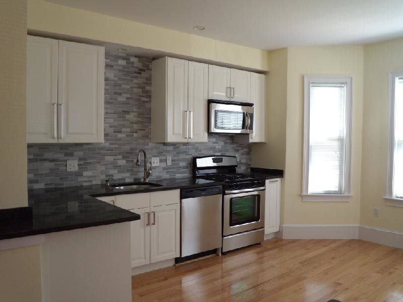 97 Dover St in Somerville, MA - Building Photo
