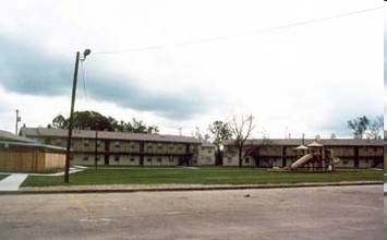 Breaux Bridge Apartments in Breaux Bridge, LA - Building Photo - Building Photo