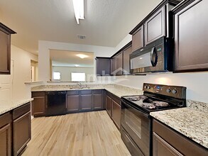 12331 Carlson Valley in San Antonio, TX - Foto de edificio - Building Photo