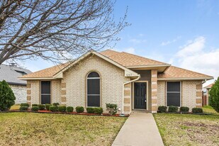 1205 Hall Rd in Seagoville, TX - Building Photo