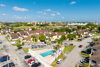 Oakview in Miami, FL - Building Photo - Building Photo