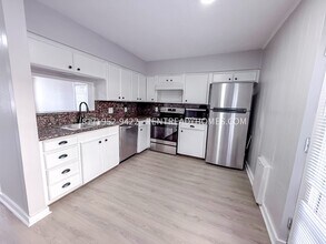 901 S Ripple Creek Dr in Houston, TX - Building Photo - Building Photo