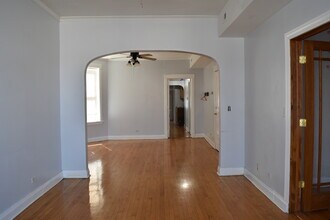 3311 W Evergreen Ave-Unit -2 in Chicago, IL - Building Photo - Building Photo