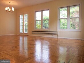3601 Greenway Pl in Alexandria, VA - Building Photo - Building Photo