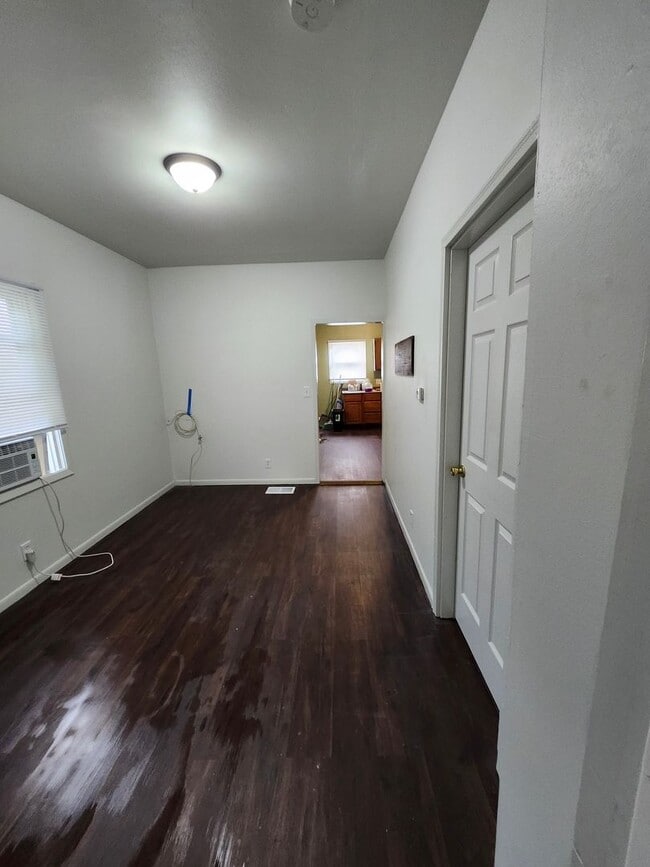 2509 W Cherry St in Milwaukee, WI - Foto de edificio - Building Photo