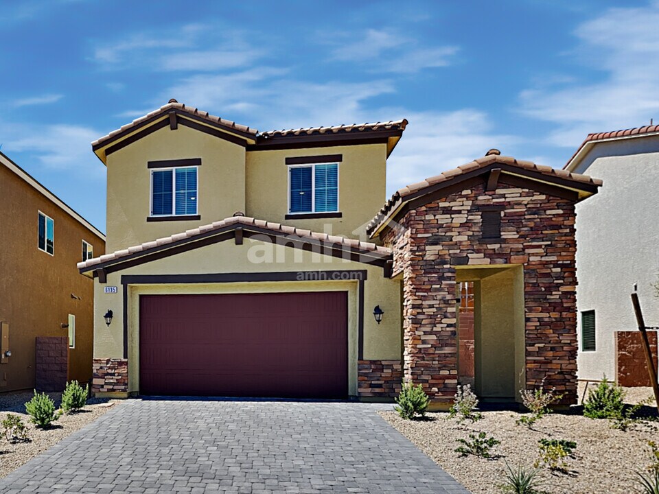 6135 Theodore St in North Las Vegas, NV - Foto de edificio