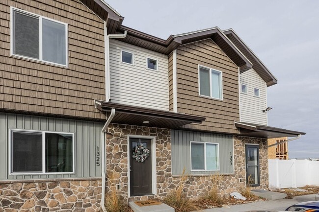 property at 1327 Boston Ct