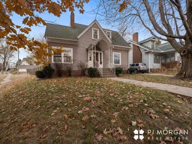 4528 Woolworth Ave in Omaha, NE - Building Photo - Building Photo