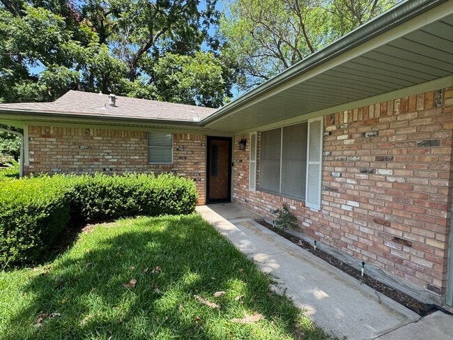 5721 Oakview St in Waco, TX - Building Photo - Building Photo