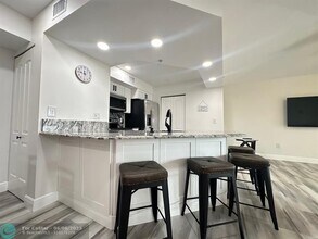 3744 NW Adriatic Ln in Jensen Beach, FL - Building Photo - Building Photo