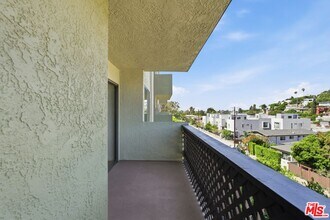 2018 Griffith Park Blvd in Los Angeles, CA - Building Photo - Building Photo