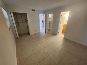 1125 NE 16th Pl, Unit 105 in Fort Lauderdale, FL - Foto de edificio - Building Photo