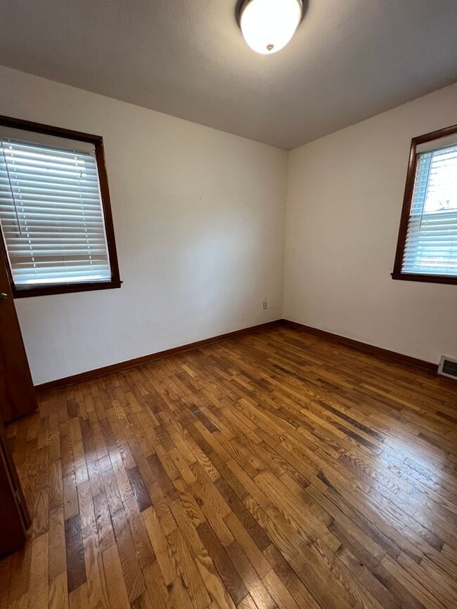 property at 3022 Losey Blvd S