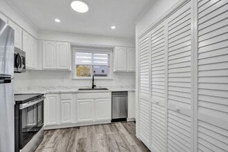 229 SW 1st Ave in Delray Beach, FL - Building Photo - Building Photo