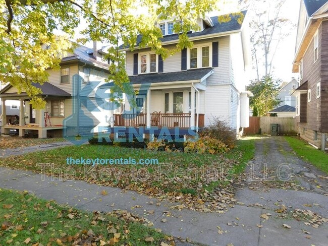 property at 125 W High Terrace