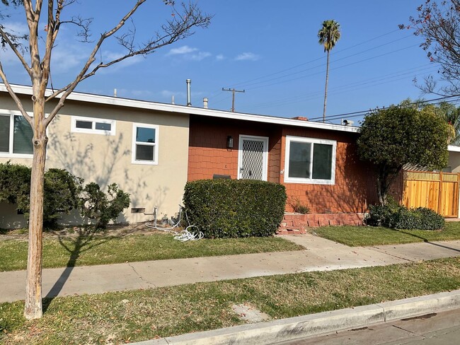 564 S Elder St in Anaheim, CA - Building Photo - Building Photo