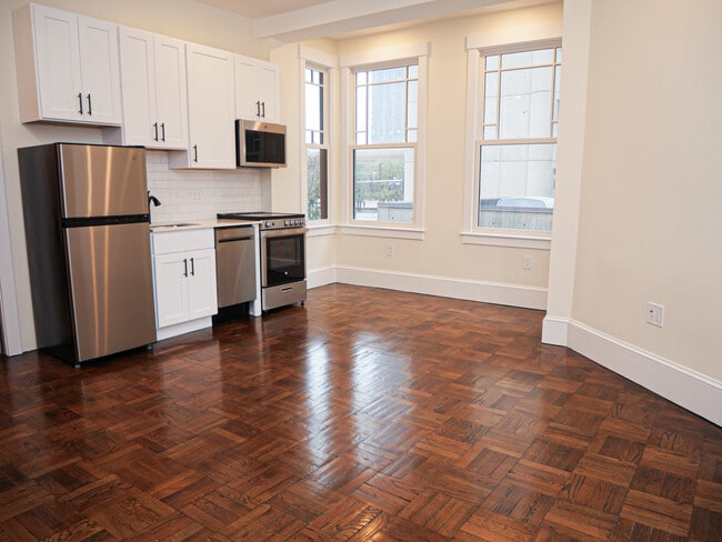 property at 261 W Newton St