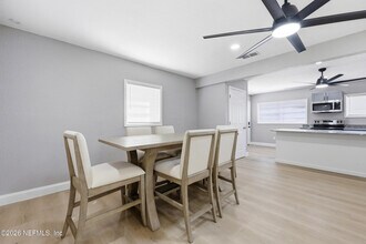 9565 Carbondale Dr W in Jacksonville, FL - Building Photo - Building Photo