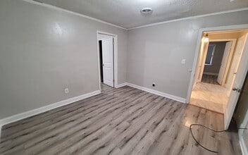 Welcome to our charming 3 bedroom, 1 bathr in West Memphis, AR - Building Photo - Building Photo