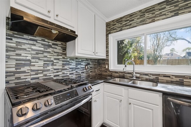 13327 Harpers Bridge Dr