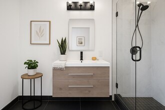 3332 Madera Ave in Los Angeles, CA - Foto de edificio - Building Photo