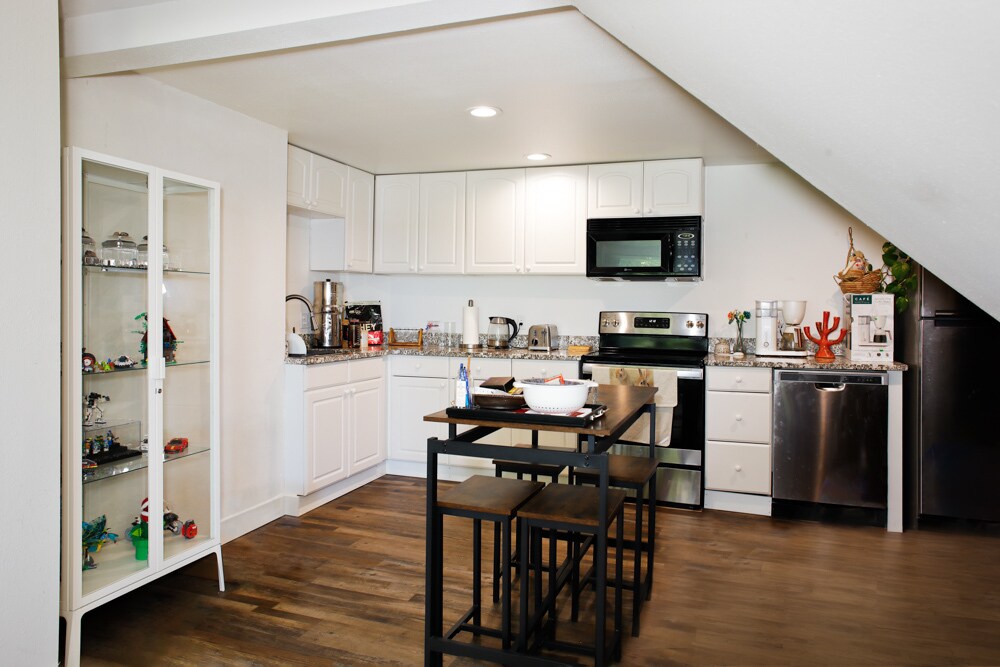 2219 11th Ave W in Seattle, WA - Building Photo