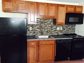 558 Lowell Ave in Cincinnati, OH - Building Photo