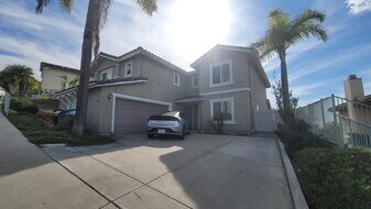 2422 Pointe Pkwy in Spring Valley, CA - Building Photo