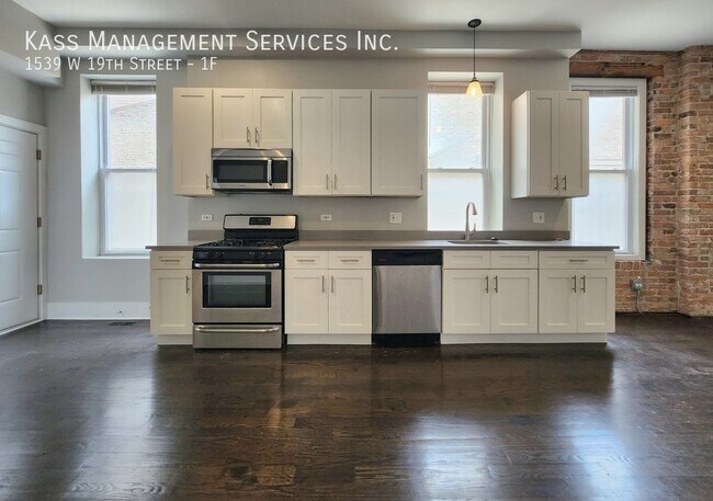 property at 1539 W 19th St