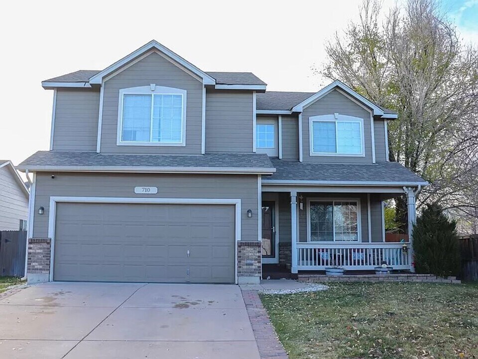 710 Riverview Ln in Colorado Springs, CO - Foto de edificio