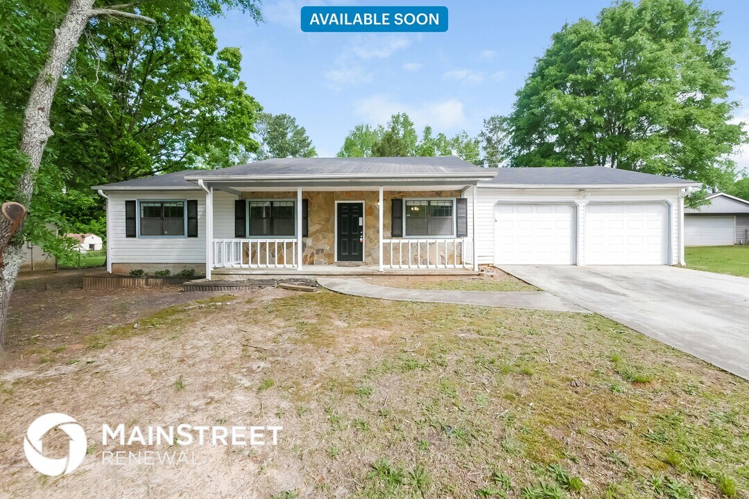 980 Leeward Ln in Jonesboro, GA - Building Photo