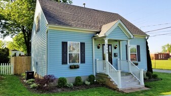 8900 Prospect St in Louisville, KY - Building Photo