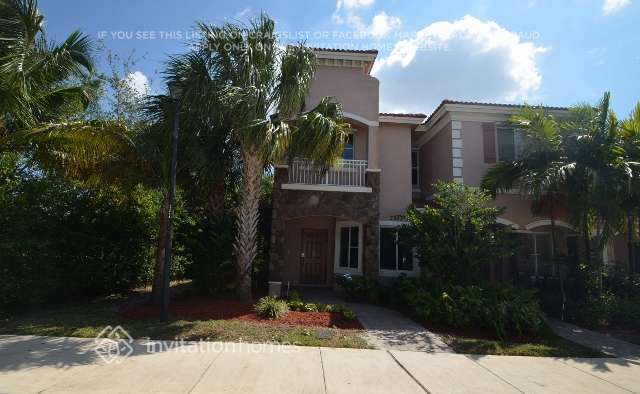 2503 SW 82nd Ave in Miramar, FL - Foto de edificio