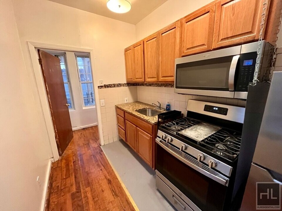 280 Wadsworth Ave, Unit 1 in New York, NY - Building Photo