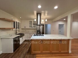 1910 W 94th Pl in Los Angeles, CA - Building Photo