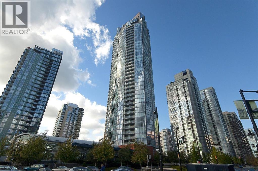 1408 Strathmore Mews in Vancouver, BC - Building Photo